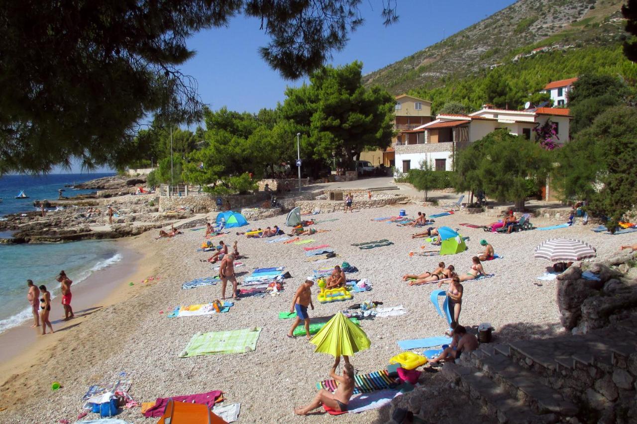 Apartments With A Parking Space Ivan Dolac, Hvar - 8753 Exterior photo