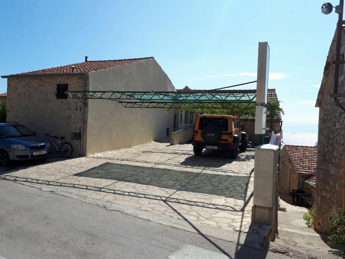 Apartments With A Parking Space Ivan Dolac, Hvar - 8753 Exterior photo